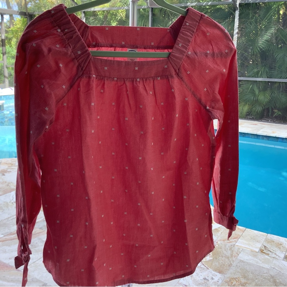 NWOT, Old Navy Blouse. 100% cotton PS